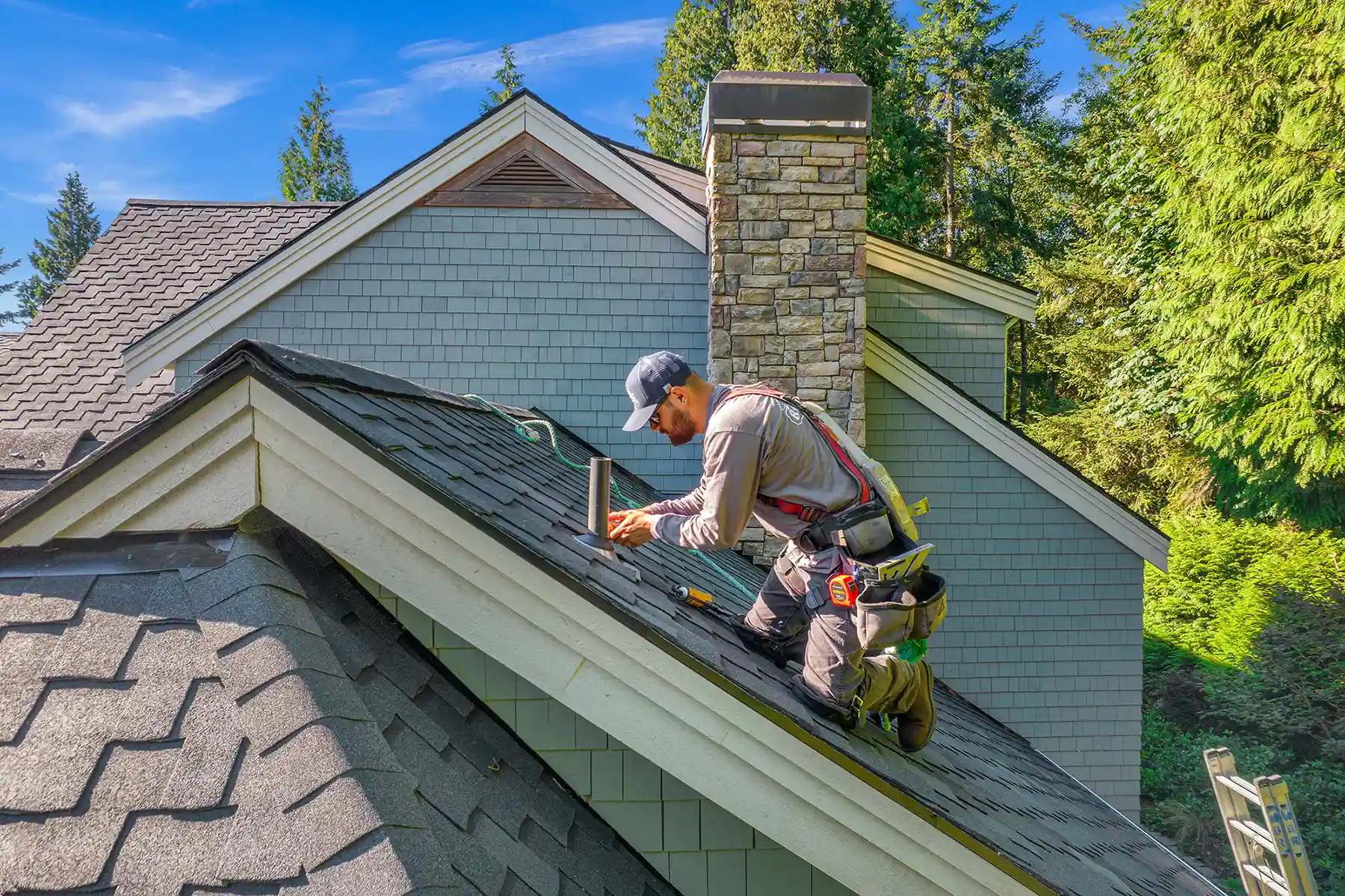 Asphalt Shingles 101: Types, Costs, Pros and Cons for Homeowners